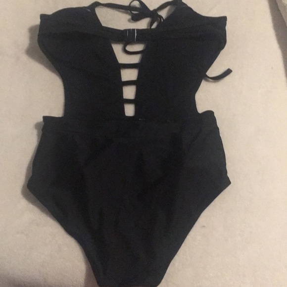 NEW BLACK WHITE OPEN BACK HALTER STRAP MONOKINI S - Picture 5 of 7